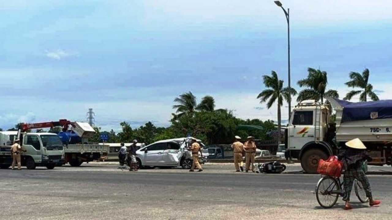 Đảm bảo ATGT cho mình, cho người nhờ chánh niệm tỉnh giác (sư Định Quang)